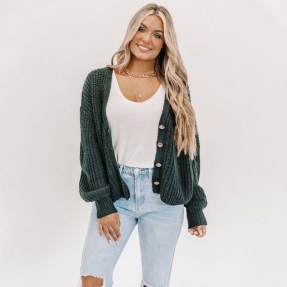 Sweaters - 🆕️Pumpkin patch Collection// Green Cardigan